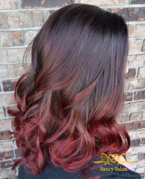 Nếu bạn muốn thử một kiểu tóc mới mẻ, đậm chất cá tính, thì hình ảnh về nhuộm tóc highlight đỏ sẽ khiến bạn say mê. Xem và cảm nhận ngay thôi!