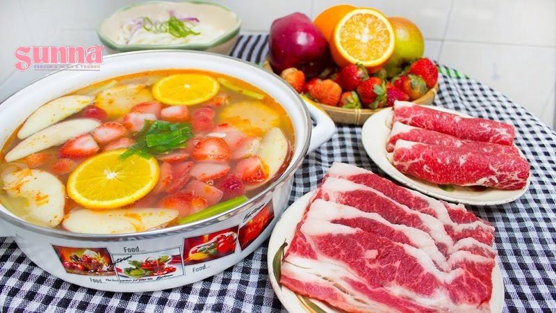 nuoc lau hoa qua cach nau lau trai cay thit bo