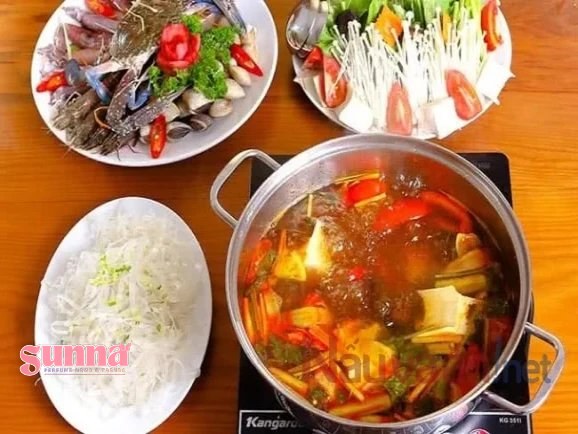 Lẩu hải sản hoa quả